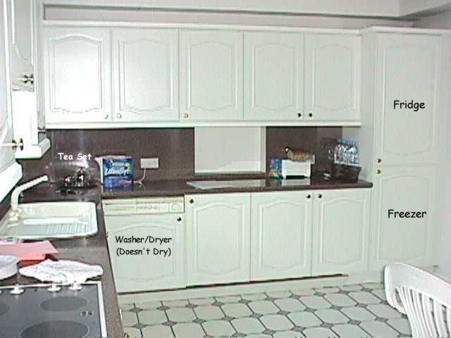 kitchen.jpg (41267 bytes)